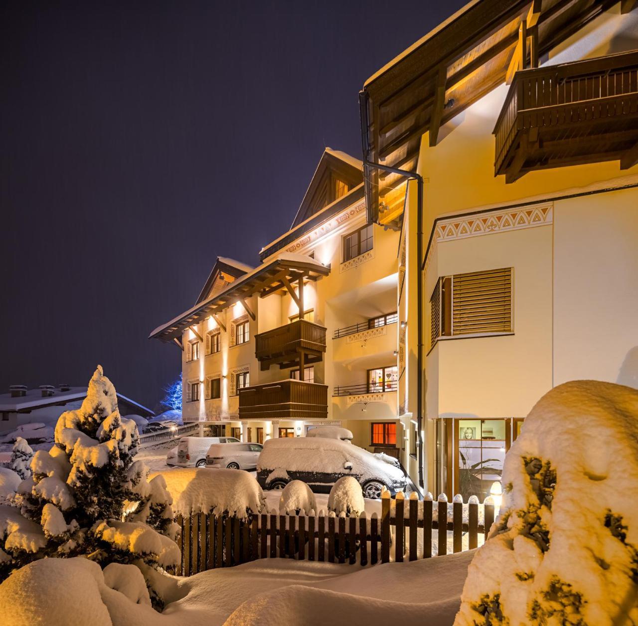 Apart-Hotel Aurora フィス エクステリア 写真